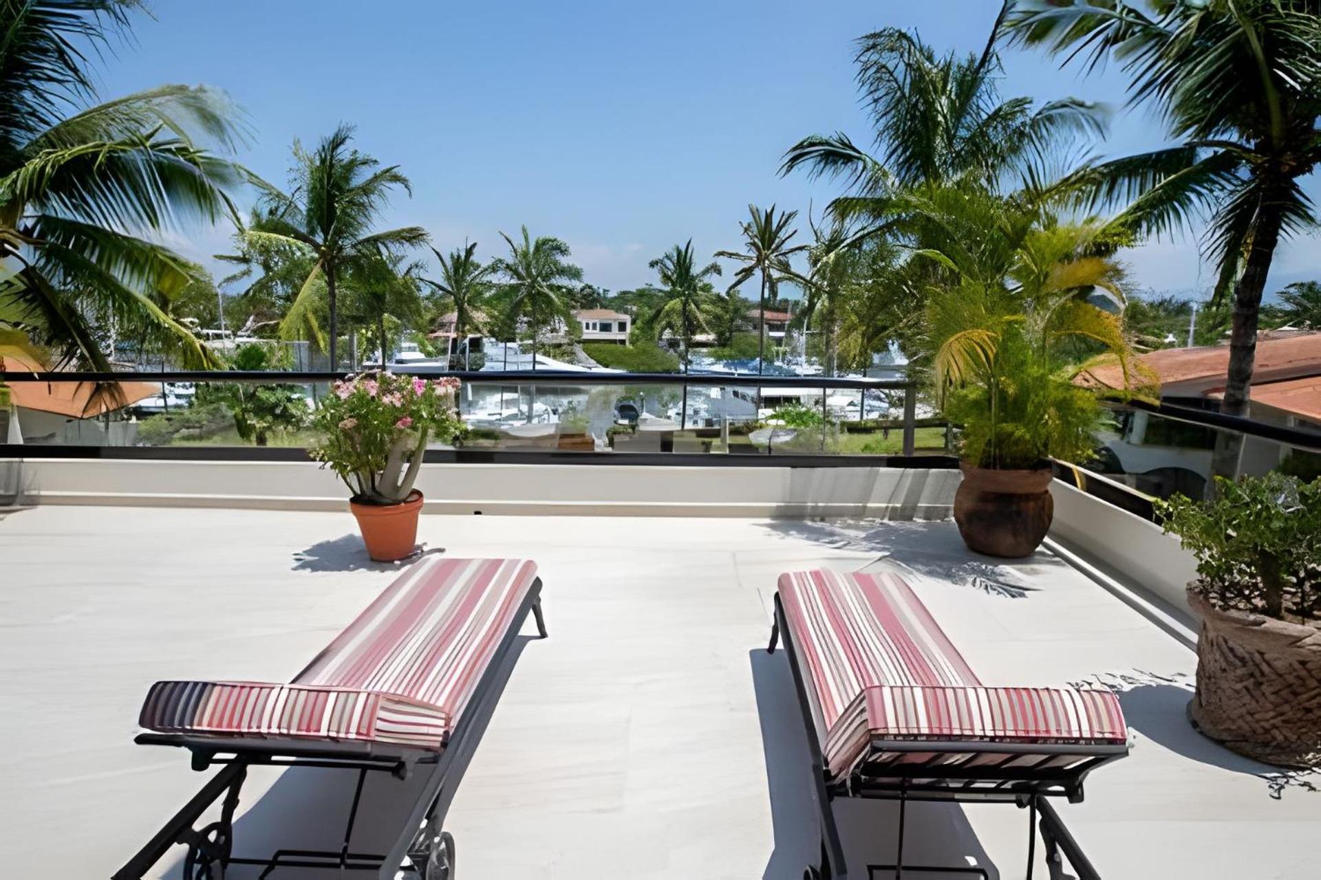 נובו ואלארטה Grand Marina Villas מראה חיצוני תמונה
